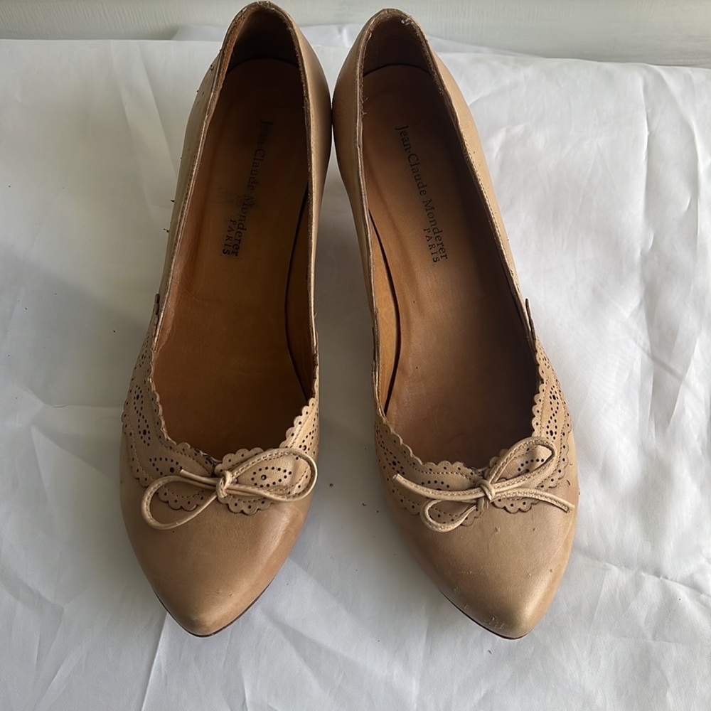 Jean-Claude Monderer Nude Kitten Heels with Bow and wingtip detail